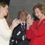 La reina Sofía se lanza a la pista a bailar en la boda de Marta Urquijo