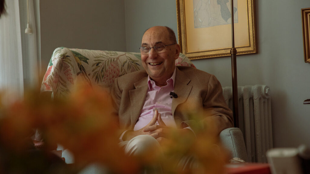 Alejo Vidal-Quadras en el salón de su casa