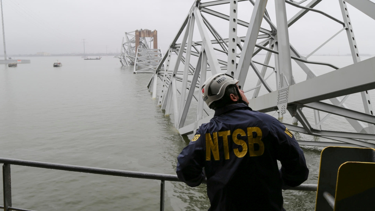 Las autoridades de EEUU recuperan los cuerpos de dos trabajadores tras el colapso del puente de Baltimore
