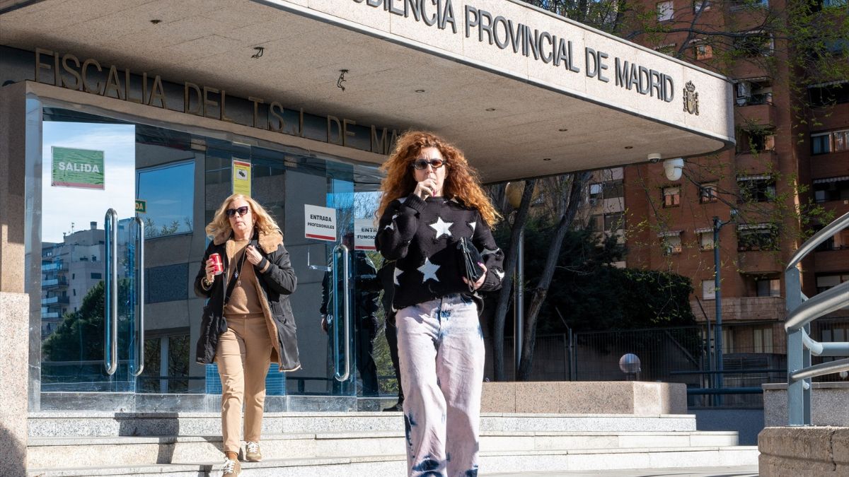 Bárbara Rey y su hija, Sofía Cristo, a la salida de la Audiencia Provincial de Madrid