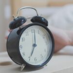Cambio de hora de marzo: ¿Se duerme más o menos? ¿Cómo afecta a la salud?