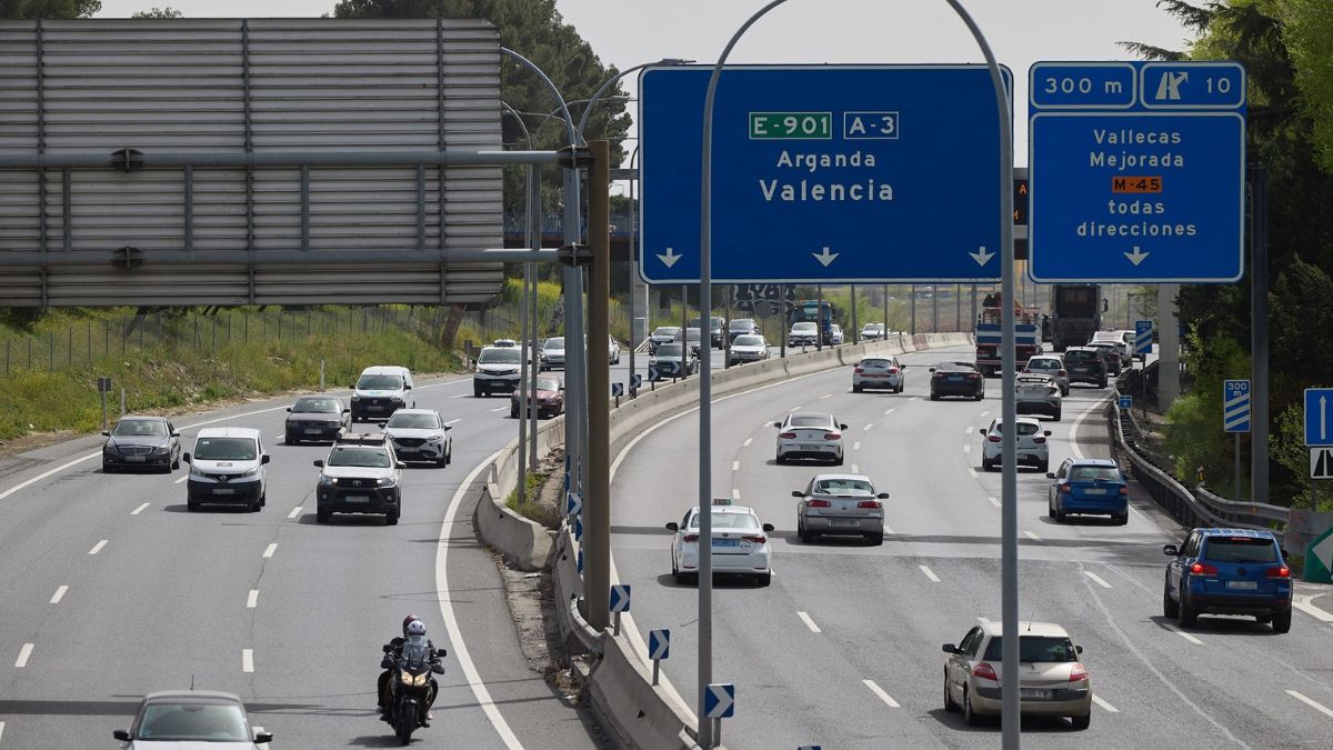 La OCU pone el foco en el parque automovilístico: ¿Son demasiado viejos los coches en España?
