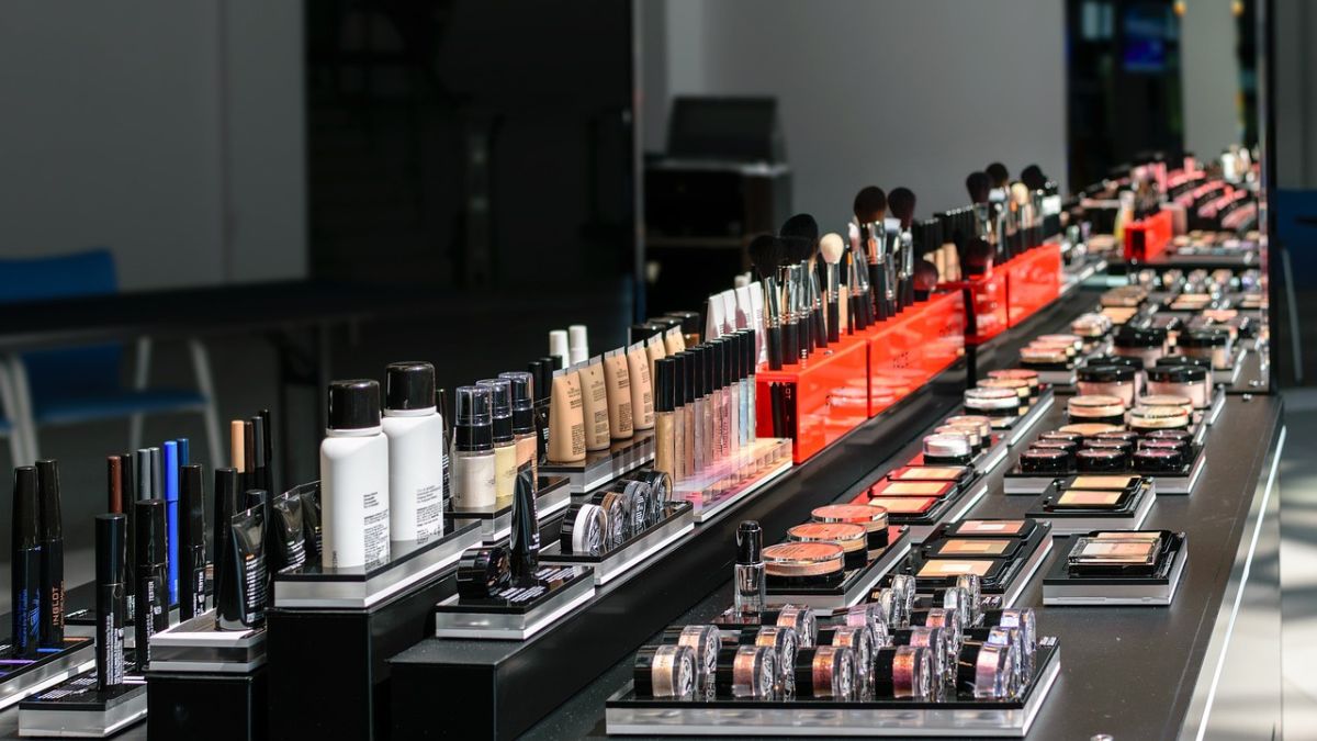 Sanidad saca a la palestra a 87 productos cosméticos tras incrementar un 130% los 'efectos no deseados'