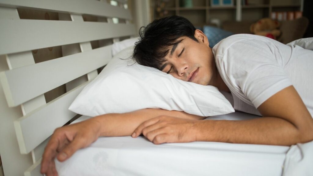 Los hábitos de los japoneses para dormir bien y levantarse más felices