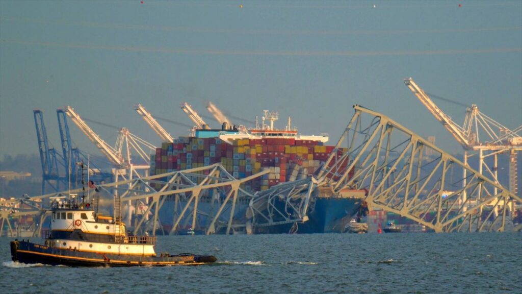 El barco estrellado contra un puente en Baltimore alertó de problemas técnicos minutos antes del accidente