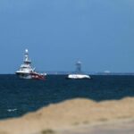 El barco de la española Open Arms a su llegada a Gaza con 200 toneladas de comida