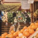 Los supermercados y su relación con los productos de la agricultura: compran más barato y sacan más beneficio