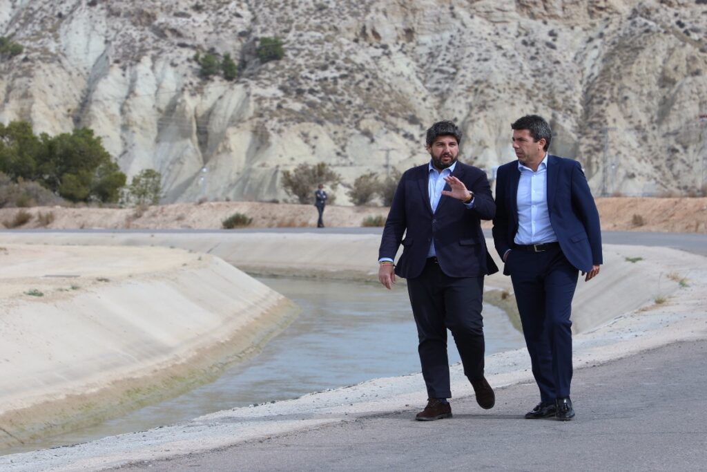 El pacto entre Mazón y López Miras reaviva la 'guerra' del agua con Page y el Gobierno de Sánchez enfrente
