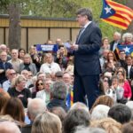 El expresidente de la Generalitat y candidato de Junts a las elecciones catalanas, Carles Puigdemont, interviene durante un acto de Junts+.