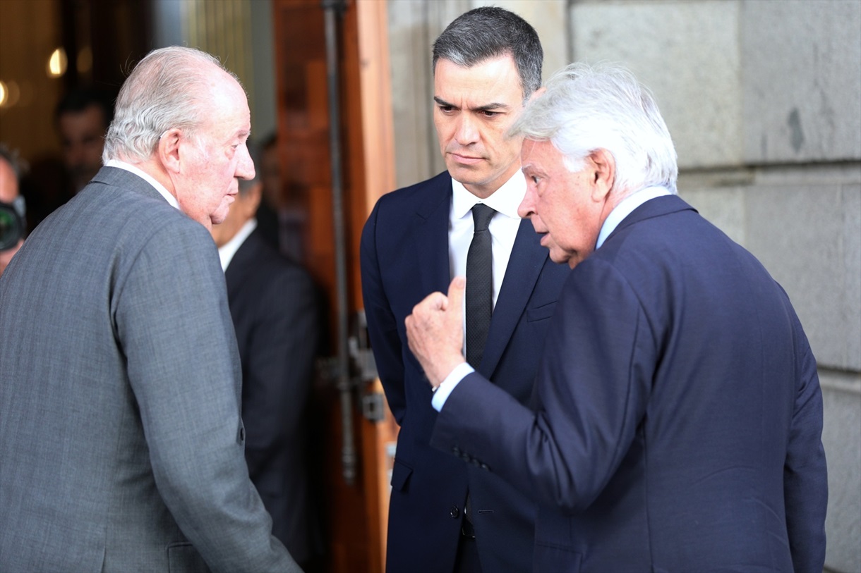 El rey Juan Carlos I y Felipe González mantienen una cita secreta en la casa del expresidente del PSOE