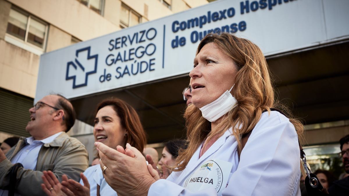 Galicia lanza una campaña de captación de médicos residentes con sueldos de entre 36.000 y 51.000 euros brutos