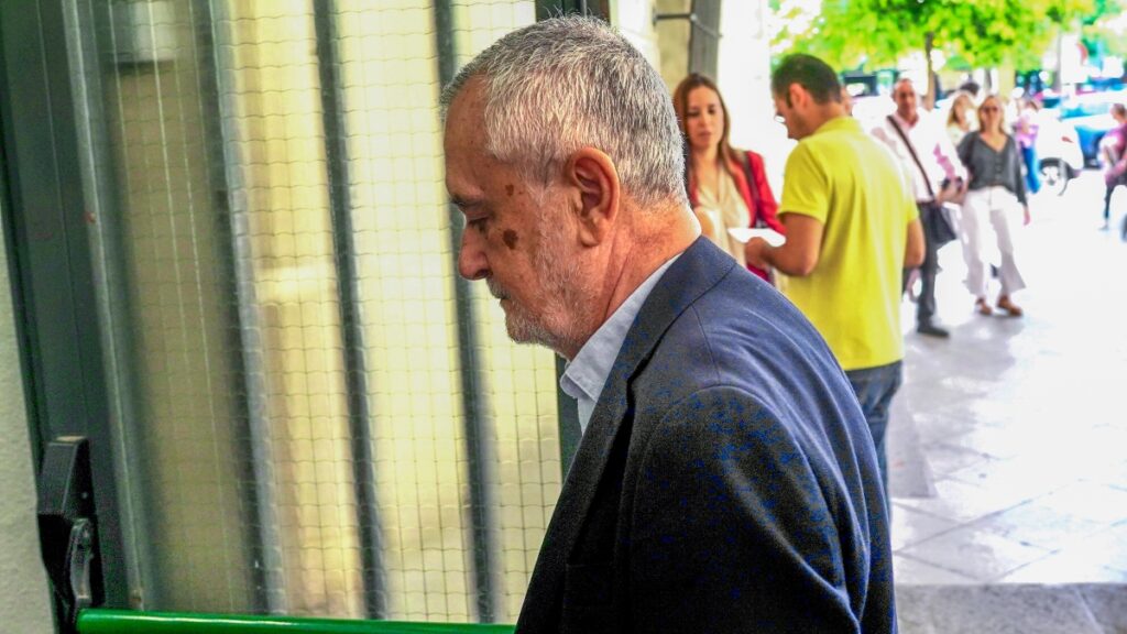 La Fiscalía se opone a la petición de indulto de Griñán y siete condenados más a cárcel por los ERE