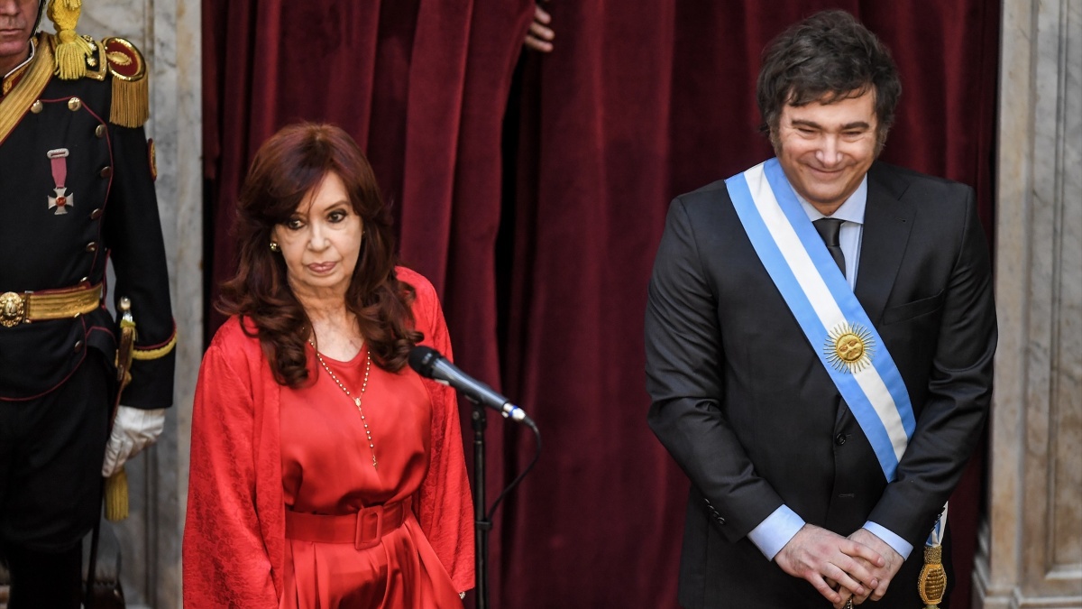 Cristina Fernández denuncia el "inútil sacrificio" de las políticas económicas de Milei en Argentina