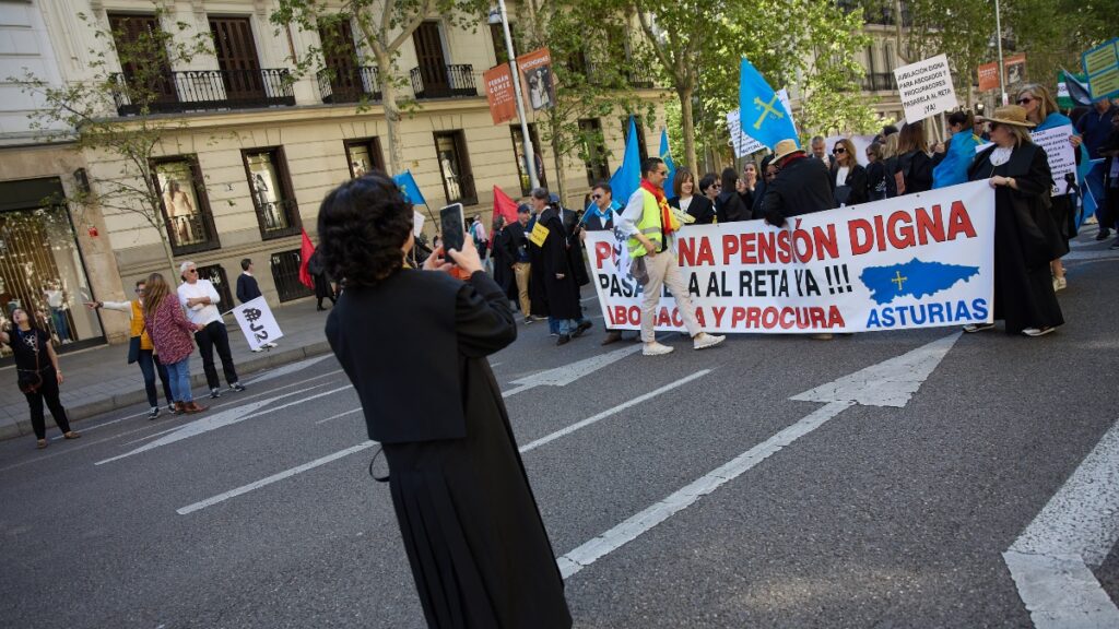 Más pensiones y más largas: el tiempo de cobro en España sobrepasa por primera vez los 19 años