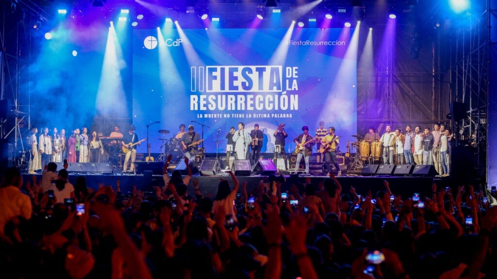 Hakuna revienta Cibeles en la II Fiesta de la Resurrección con su música católica y evangelizadora