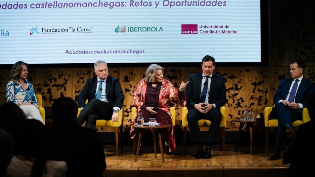 Alcaldes 'populares' de Castilla La Mancha respaldan sus pactos con Vox: Los ciudadanos son sabios