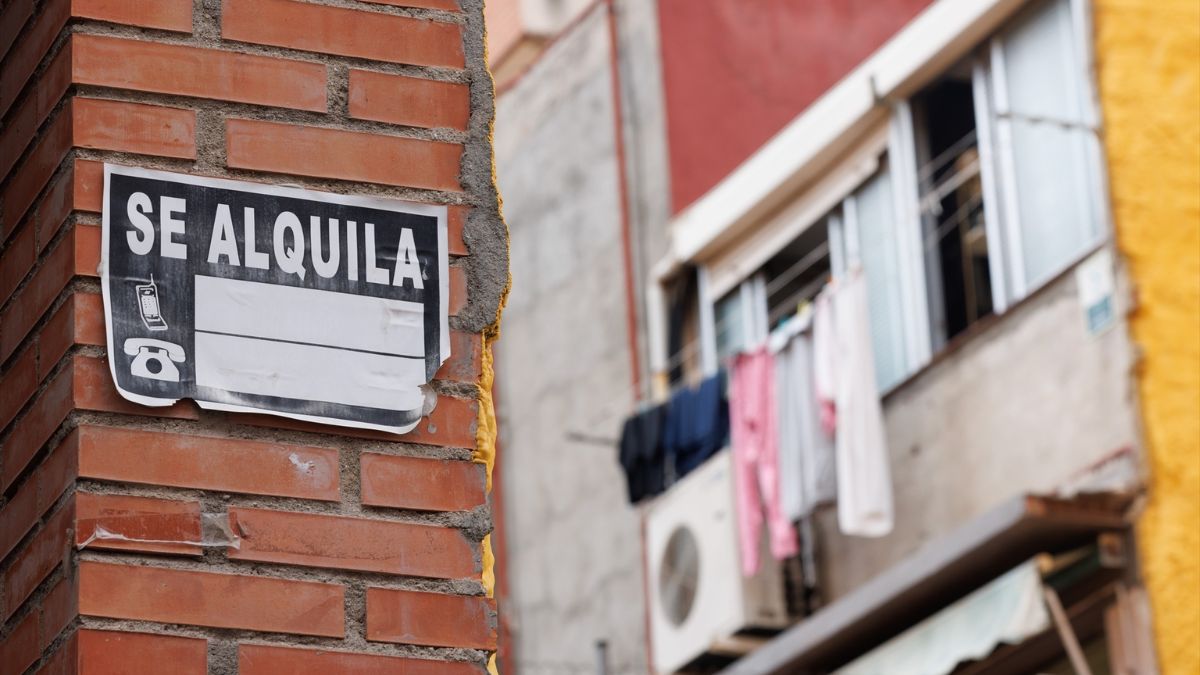 Idealista: el nuevo fenómeno que sufren los que buscan casa de alquiler en Madrid y Barcelona