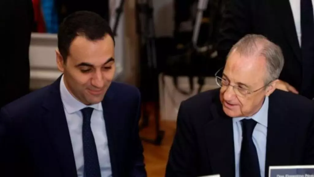 Anas Laghrari junto a Florentino Pérez, en una foto de archivo.