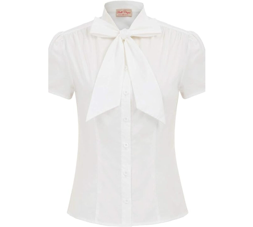 Blusa blanca con lazo de Belle Poque, a la venta en Amazon 