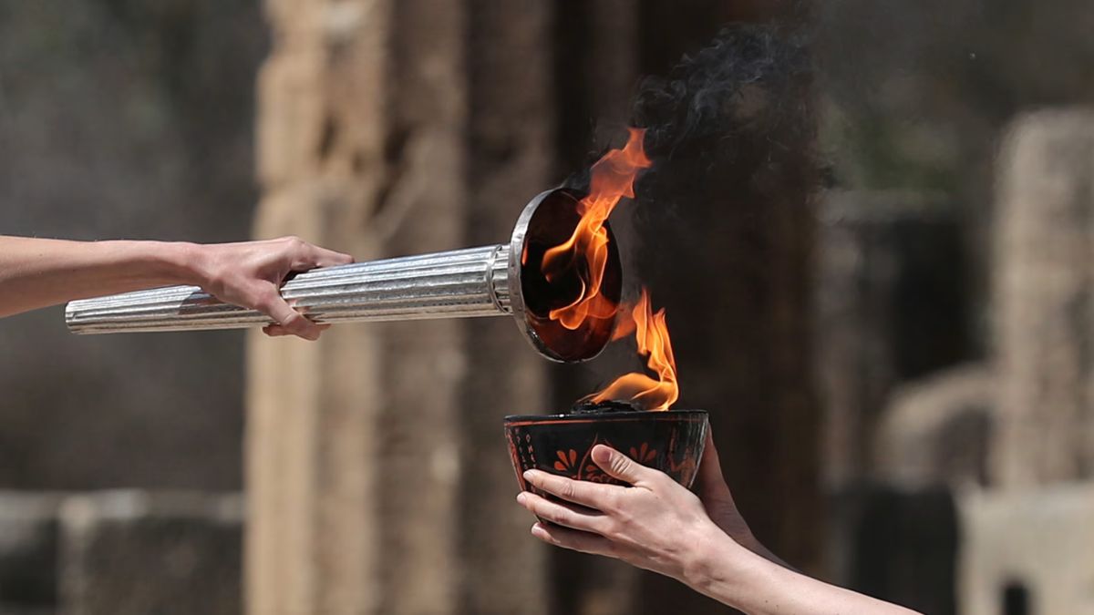 La llama olímpica ya arde: Olimpia da el pistoletazo de salida a los Juegos de París desde el Templo de Hera