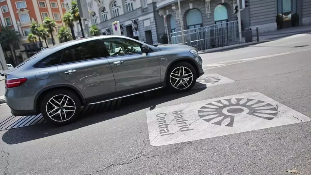 Madrid cobró en 2023 sólo en multas de aparcamiento y acceso a ZBE más de 230 millones de euros