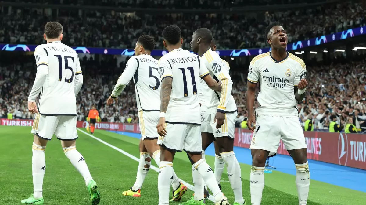 El Real Madrid vuelve a escribir una epopeya en el Bernabéu para sobrevivir al 'bombardeo' ante el Manchester City