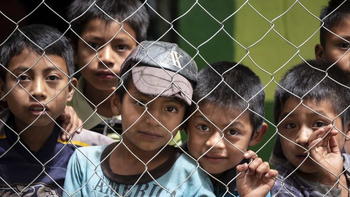 La Fiscalía de Guatemala registra la sede de Save the Children por supuesto abuso contra la niñez