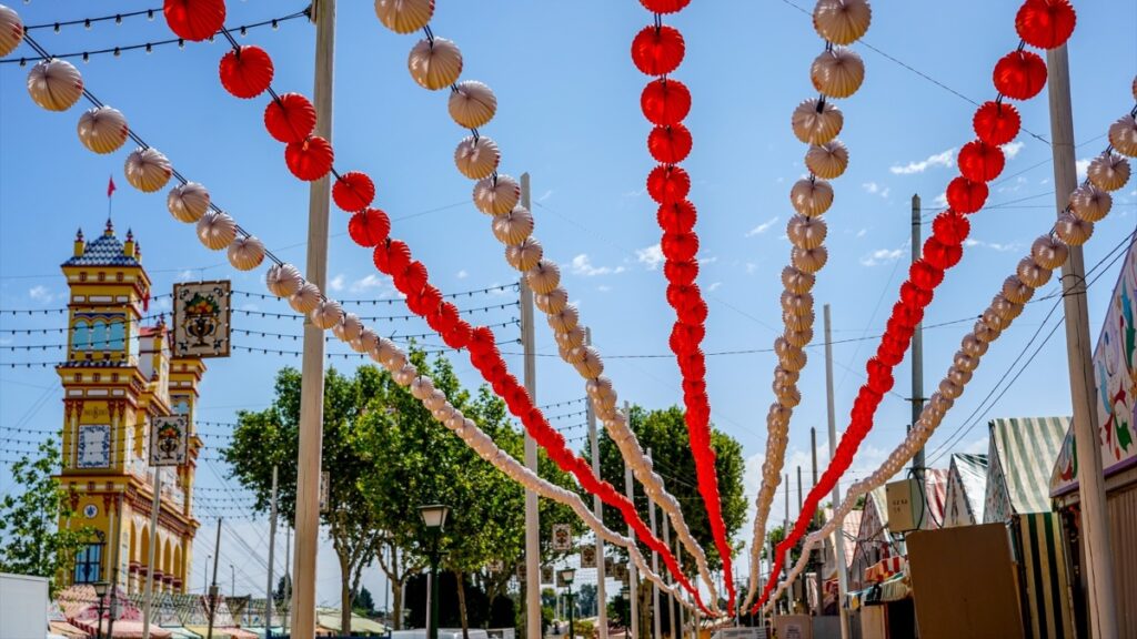Las redes sociales se incendian contra las visitas guiadas para 'guiris' en la Feria de Abril