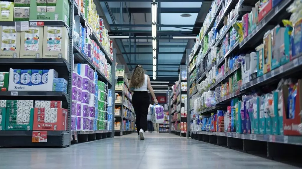 El engaño de los supermercados y sus productos: la OCU denuncia prácticas para confundir a los usuarios