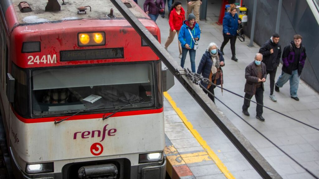 Imagen de un tren de Cercanías en Madrid.