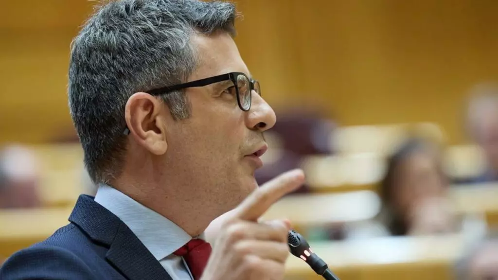 El Gobierno ignora la nueva acusación contra Puigdemont y defiende que se le amnistíe también por traición