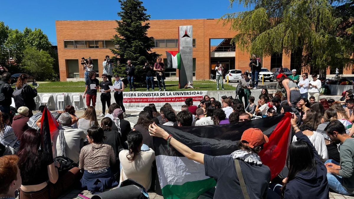 Acampada en el campus de la UCM para protestar por la actuación israelí en Gaza.