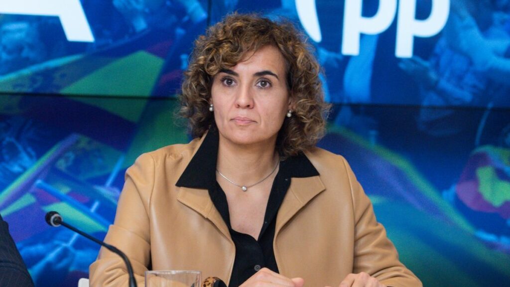 Feijóo elige a Dolors Montserrat como candidata del PP a las elecciones europeas