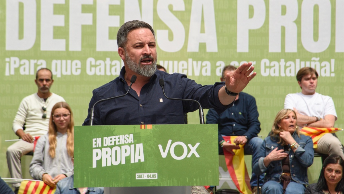 El presidente de VOX, Santiago Abascal, interviene durante un acto de campaña de VOX