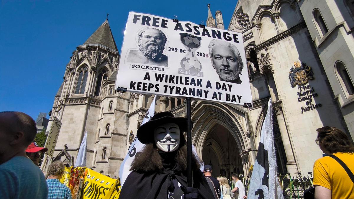 La Justicia británica permite una nueva apelación de Assange contra su extradición a EEUU