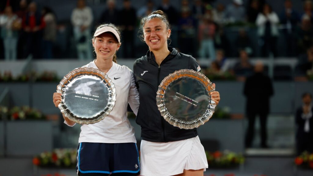 Las españolas Sara Sorribes y Cristina Bucsa se coronan campeonas del dobles femenino del Mutua Madrid Open