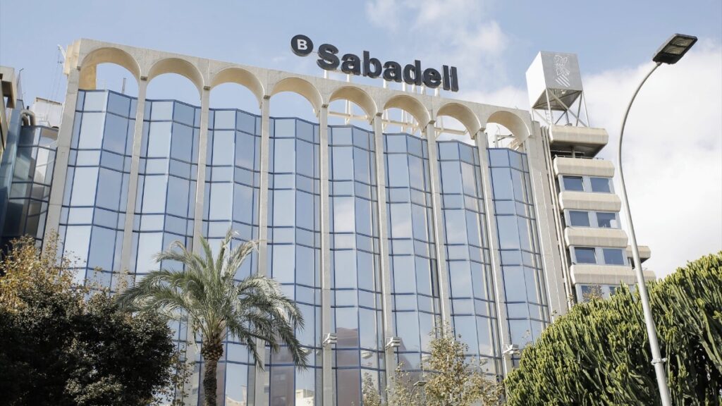 La pérdida de la sede social del Sabadell en Alicante se sumaría a 15 años de derrumbe financiero