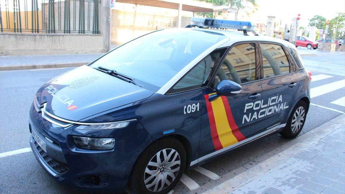 Un coche de la Policía Nacional en Valencia