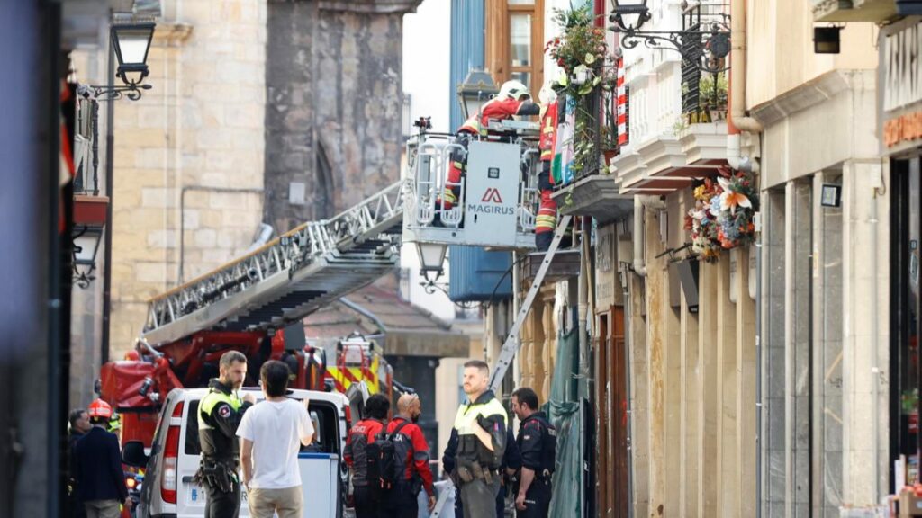 Al menos cinco heridos en el derrumbe de un edificio en obras en Bilbao
