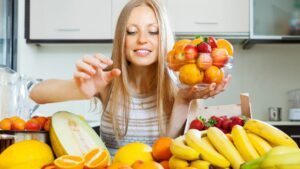 La fruta que regula el colesterol, baja la tensión arterial y previene los dolores articulares