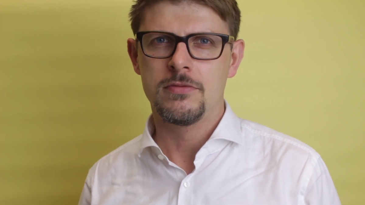Matthias Ecke en un vídeo de campaña del SPD.