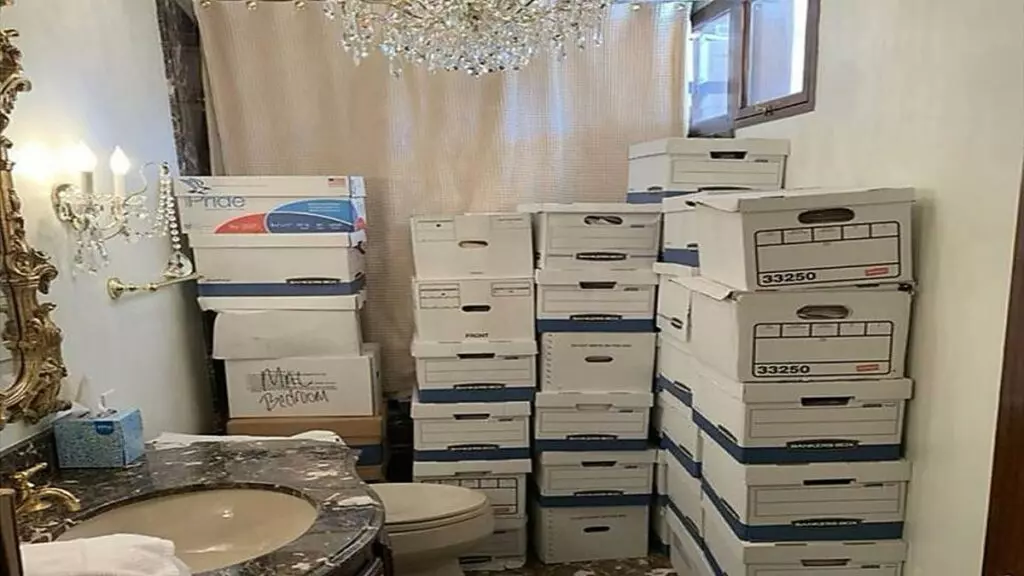 Las cajas de documentos apilados en habitaciones de la finca de Mar-a-Lago de Donald Trump
