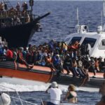 Más de 700 personas migrantes llegan a la isla italiana de Lampedusa en 24 horas