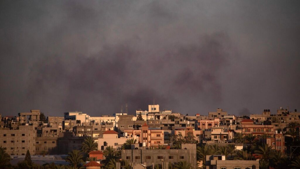 Un ataque israelí contra un campo de refugiados en Rafah deja decenas de muertos