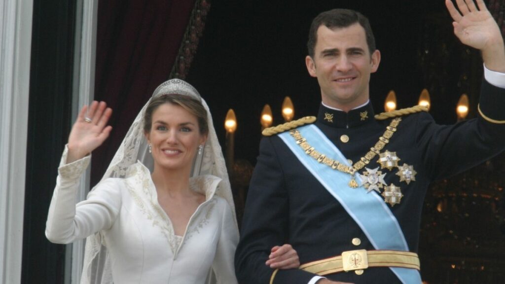 Los reyes Felipe y Letizia celebran su 20 aniversario de boda: así fueron los anteriores y sus planes para este
