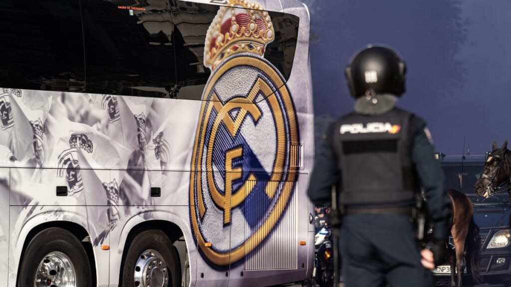 La calle maldita del Santiago Bernabéu donde afloran los delitos cuando hay partidos del Real Madrid