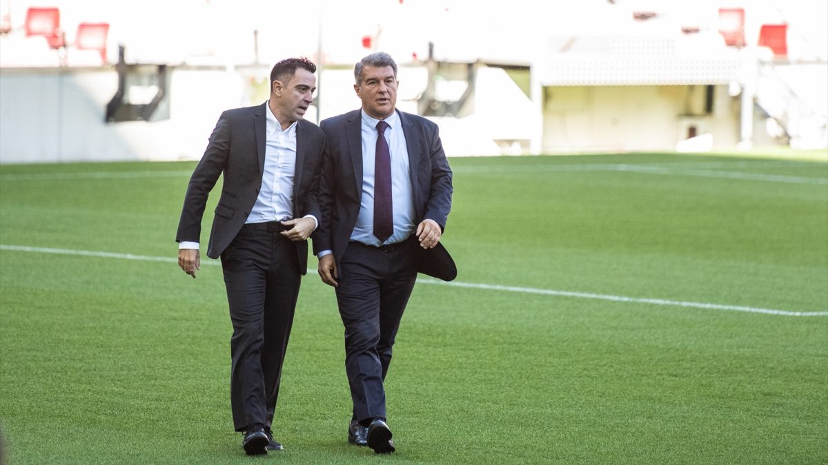 El Barça comunica a Xavi Hernández que no seguirá como entrenador la próxima temporada