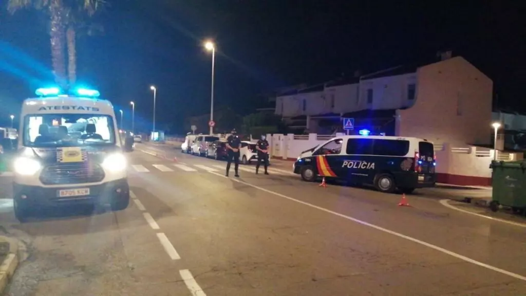 Un menor perseguido embiste con el coche del padre a cinco vehículos policiales en Málaga