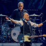 Bruce Springsteen con el batería de la E Street Band, Max Weinberg, durante un concierto en Madrid.