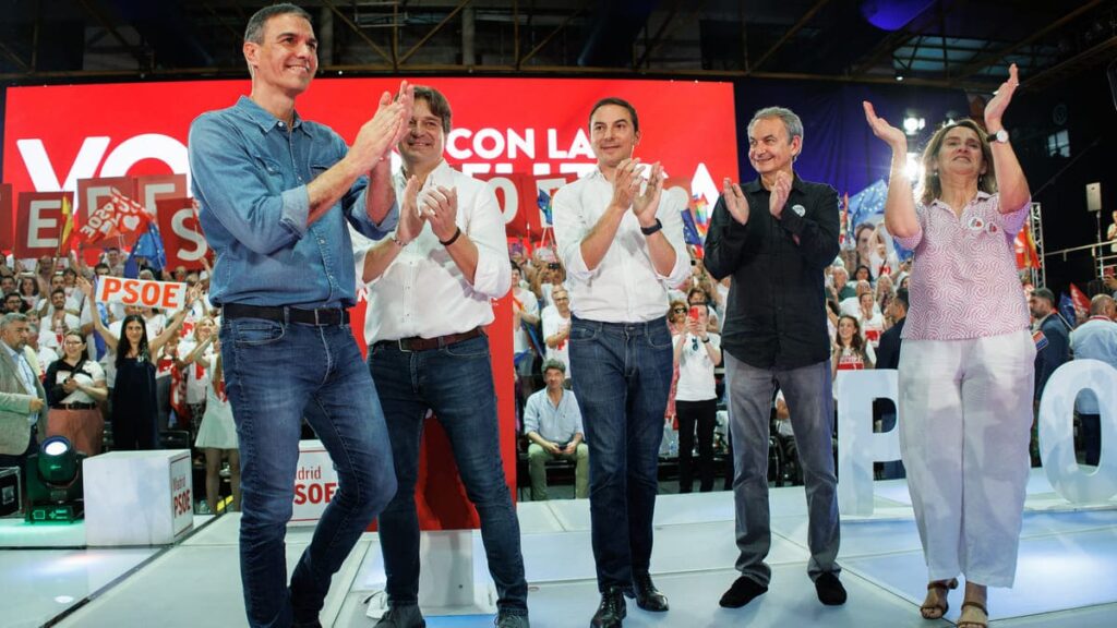 (i-d) Pedro Sánchez, Javier Ayala, Juan Lobato, J.L.R. Zapatero y Teresa Ribera.